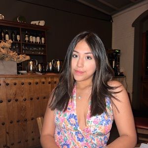 Meet your Posher, Mona